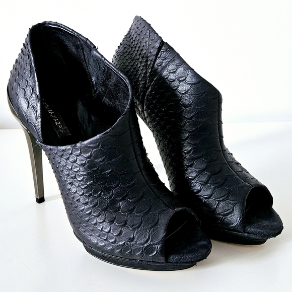 BCBG MaxAzria Deva asymmetrical open-toe leather bootie - Size 7 / Heel 5 inch - Picture 1 of 13